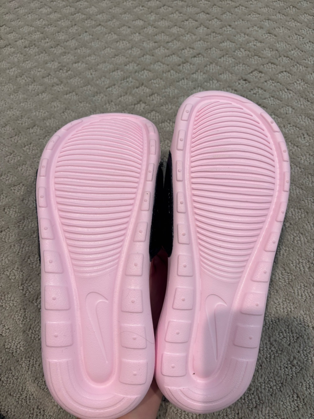 NWT Women’s Nike Victori One Black Pink Foam Slides Size 7 - Picture 8 of 8